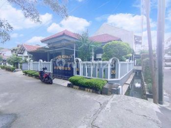 Rumah Megah dalam Komplek LT 150 Di Cilodong Dekat Jalan raya Tole Iskandar