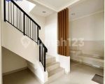 thumbnail-minimalis-modern-rumah-2-lantai-bagus-di-kotawisata-5