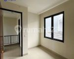 thumbnail-minimalis-modern-rumah-2-lantai-bagus-di-kotawisata-9