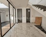 thumbnail-townhouse-baru-3-lantai-taman-cilandak-jaksel-non-pool-dan-private-pool-9