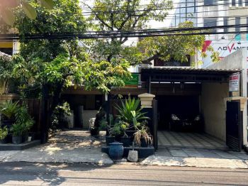 Dijual Ruang Usaha 1,5 Lantai lokasi di Nol Jalan Mulyosari