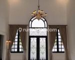 thumbnail-classic-white-house-in-quite-area-of-pondok-indah-3