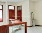 thumbnail-rumah-disewa-modern-cantik-di-setra-indah-5