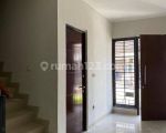 thumbnail-di-sewa-rumah-green-lake-city-2-lantai-minimalis-1