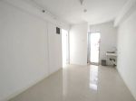 thumbnail-sewa-1br-unfurnished-tahunan-lt-rendah-apartemen-bassura-city-0