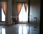 thumbnail-for-rent-rumah-cantik-2-lantai-daerah-menteng-6