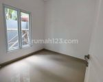 thumbnail-rumah-cluster-modern-minimalis-akses-paving-5-meter-ome-gate-system-hanya-sekali-2