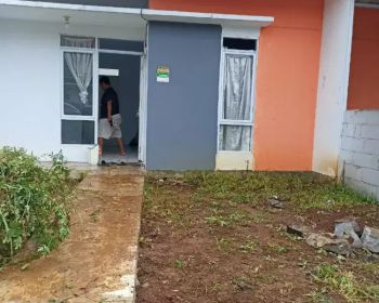 DISEWAKAN RUMAH DAERAH CICALENGKA
