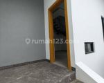 thumbnail-rumah-baru-design-modern-di-puloasem-jakarta-timur-12