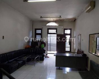 Disewakan Ruko 2 Lantai di Jalan A. Yani, Malang