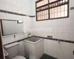 thumbnail-rumah-lt-240-dalam-komplek-elit-pesona-di-jalan-utama-margonda-raya-depok-12