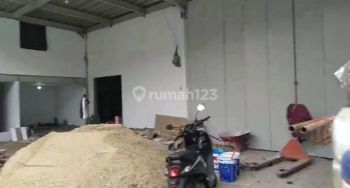 Gudang 3 Lantai Luas 2400 m² Kawasan Pergudangan Cipondoh Tangerang