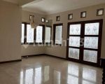 thumbnail-rumah-2-lantai-bagus-unfurnished-di-cikutra-bandung-3