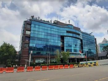 Sewa Kantor, Semi Furnished, Luas 435m2 di Gedung Victoria, Blok M