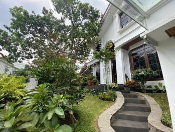 Rumah Mewah Nyaman Terawat Siap Huni di Gegerkalong, Bandung