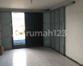 Ruang Usaha di Jl. Cibereum Bagus disewakan cepat