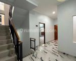 thumbnail-rumah-baru-keren-brand-new-3-lantai-siap-huni-harga-miring-6