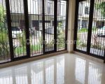 thumbnail-for-rent-rumah-2-lantai-posisi-hook-dalam-komplek-elit-condet-jaktim-14