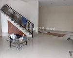 thumbnail-for-rent-rumah-2-lantai-posisi-hook-dalam-komplek-elit-condet-jaktim-7