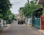 thumbnail-rumah-2-lantai-di-cucur-sektor-4-bintaro-jaya-7