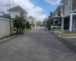 thumbnail-rumah-elite-2-lantai-dalam-perumahan-di-jalan-kabupaten-yogyakarta-10