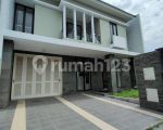 thumbnail-dijual-rumah-2-lantai-mulyosari-prima-0