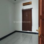 thumbnail-r010018-disewakan-rumah-lebar-rapih-siap-huni-2-lantai-janur-kuning-kelapa-utara-1